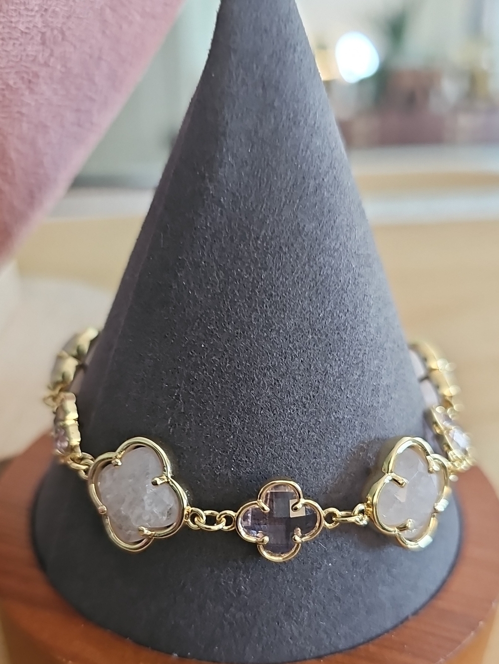 EYE CANDY NWB Gold Clover-Link Bracelet with White and Light Rosev QUARTS . - Picture 4 of 4